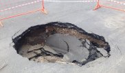 Из-за провала дороги в Астане изменили маршруты автобусов
