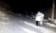 Участника видео с приставанием к девочке в Каскелене установила полиция