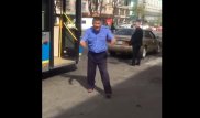 Водитель автобуса в Алматы грубо обматерил пассажирку