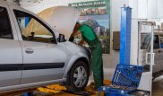 На СТО в Алматы с "нулевыми доходами" нашли 10 гастарбайтеров и клиентов на элитных авто