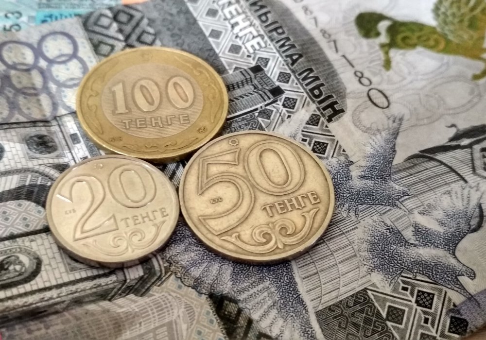 Тенге активно укрепляется на бирже