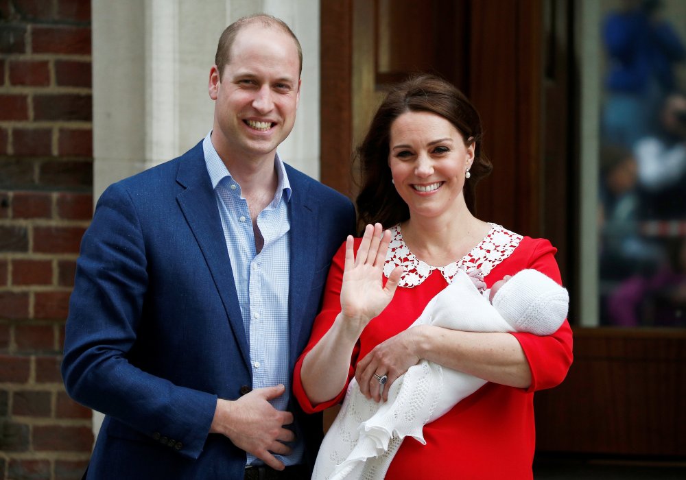 Принц Уильям и Кейт Миддлтон показали миру новорожденного сына