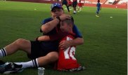 Диего Марадона сыграл в футбол с казахстанским мальчиком без ног