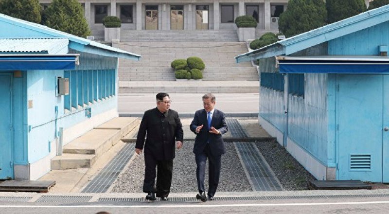 © REUTERS / Korea Summit Press Pool