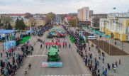 Более 40 тысяч жителей Уральска вышли на первомайскую демонстрацию