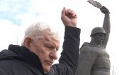 Милиционер стал натурщиком для статуи солдата в Костанае