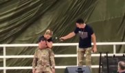 Девушка - боец ММА едва не задушила американского военного