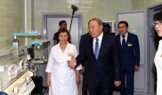 Назарбаев посетил медцентр в Алматы