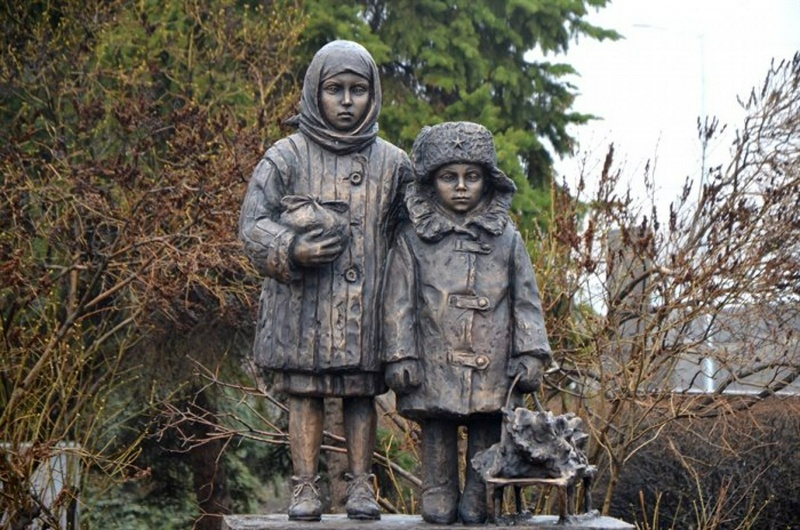 Памятник "Дети войны" в Ульяновске, Россия. Фото 1ul.ru