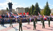 Десятки тысяч североказахстанцев вышли отдать дань уважения поколению победителей