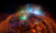 NASA показало корональную дыру на Солнце