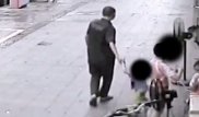 Торговец людьми пытался похитить малыша на глазах у его старшего брата