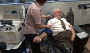 Спасший миллионы детей донор ушел на покой