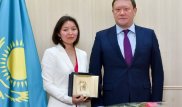 Самал Еслямовой подарили 3-комнатную квартиру