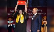 "Не по протоколу": как Назарбаев вручал диплом выпускнице NU