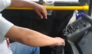 Ехал без руля: водителя автобуса сняли на видео в Астане
