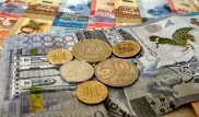 Тенге начал неделю с укрепления