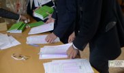 "Удобная рабсила". Депутаты потребовали освободить учителей от организации ЕНТ