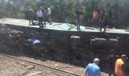 "Паника, разбивали стекла". Как вытаскивали пассажиров поезда в Шу, рассказали очевидцы