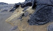 Извержение вулкана покрыло пляжи Гавайев загадочными золотыми "волосами"