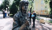 "Пожелай мне удачи": Виктор Цой в образе Моро вернулся на улицы Алматы