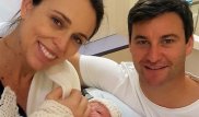 Премьер-министр впервые родила и осталась в должности