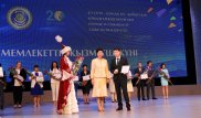 Абдыкаликова поздравила 98 тысяч госслужащих с профессиональным праздником