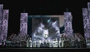 Женщина-загадка появилась в "Астана Опера"