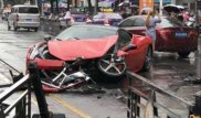 Китаянка взяла в аренду новый Ferrari и тут же разбила