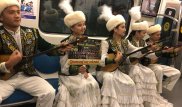 Оркестр Курмангазы устроил необычный флешмоб в алматинском метро