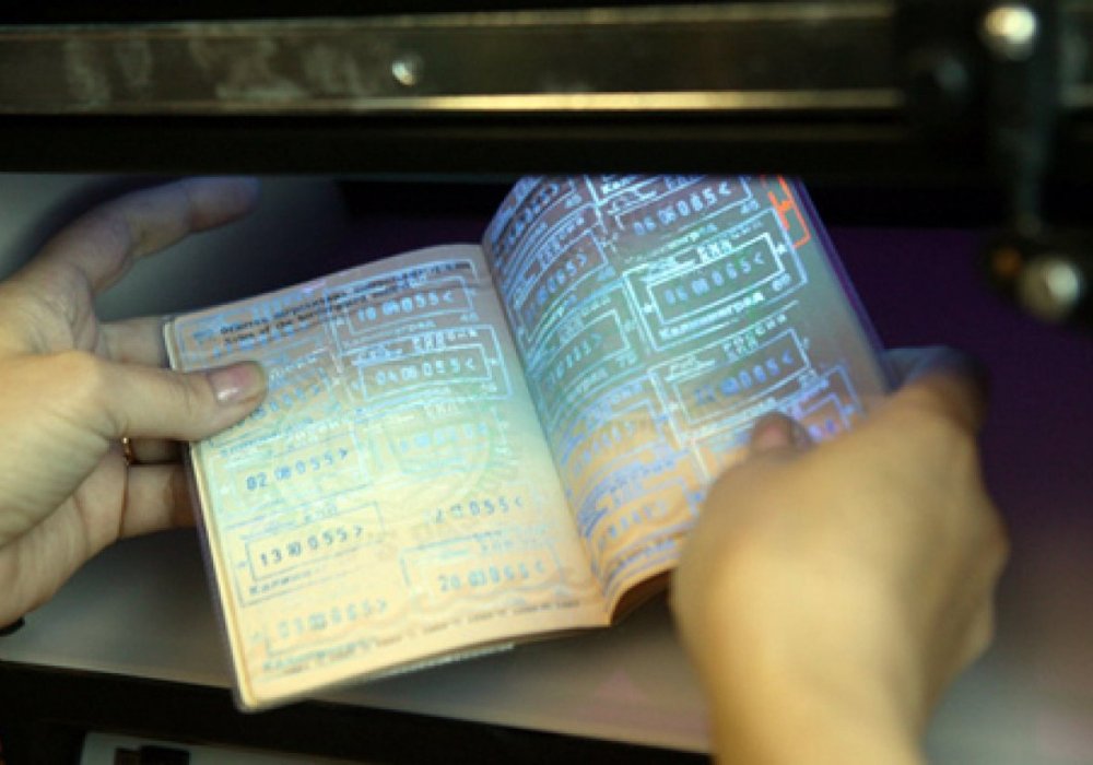 Паспортный контроль. ©РИА Новости