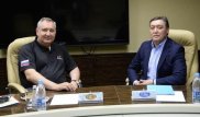 Первый вице-премьер РК провел переговоры с генеральным директором Роскосмоса