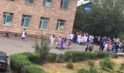 Жители Шелека вышли с требованием уволить руководство районной больницы