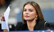 Холдингу Алины Кабаевой разрешили выкупить акции Первого канала