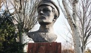 С проспекта Назарбаева исчез памятник Фурманову