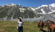 "Барьеры только в наших головах". Астанчанка с ДЦП покоряет горы