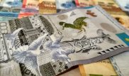 Тенге приблизился к отметке 350 за доллар на бирже