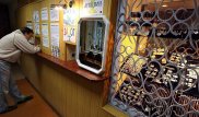 Посетителей ломбардов собираются фотографировать в Казахстане