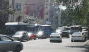 Отключили ток: 15 троллейбусов застряли возле Зеленого базара в Алматы