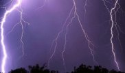 Молния убила разговаривавшего по телефону кыргызстанца