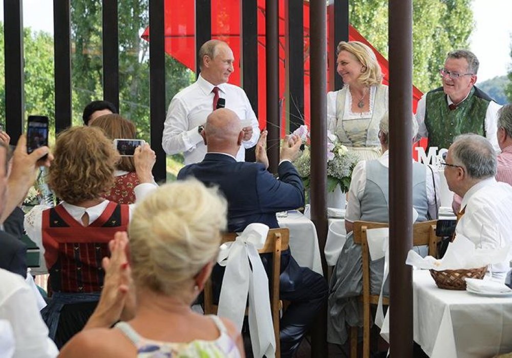 В Сети появилось видео тоста, который произнес Путин на свадьбе