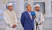 Нурсултан Назарбаев поздравил казахстанцев с праздником Курбан айт