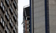 200-метровый небоскреб накренился после землетрясения в Каракасе