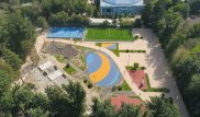 В Центральном парке Алматы вместо стоянки построили спортплощадку