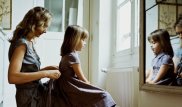 Мектеп жасындағы қызға анасы не жайлы айтуы тиіс - Дәрігер кеңестері