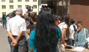 Студентки выстроились в километровую очередь перед вузом в Алматы