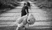 "Скиталась по улицам". 10-летнюю девочку вернут из Молдовы в Казахстан