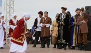 Сәлем салу. Дәстүр әр өңірде қалай сақталған