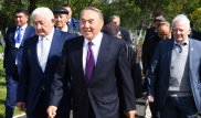 Нурсултан Назарбаев побеседовал с бывшими коллегами