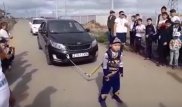 Шестилетний мальчик-силач из Астаны протащил авто